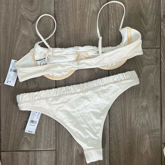 Ivory underwire bikini - Picture 5 of 8